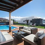 Dom wakacyjny Casa Paradise *